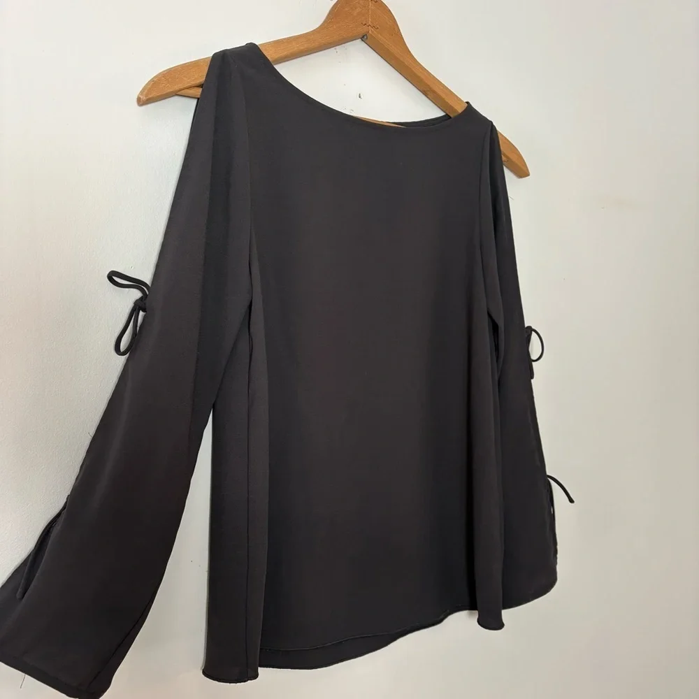 Aritzia Wilfred Pozzi Blouse – Black | Open Sleeve Tie Detail | Size XXS